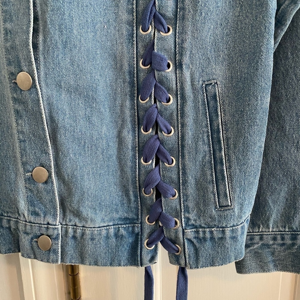 Boutique with Grace Crisscross Denim Jacket NWOT - Picture 5 of 12